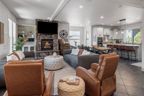 Living room
