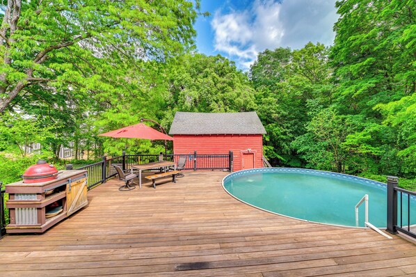 Ballston Spa Vacation Rental | 3BR | 3BA | 2,400 Sq Ft | Steps Required
