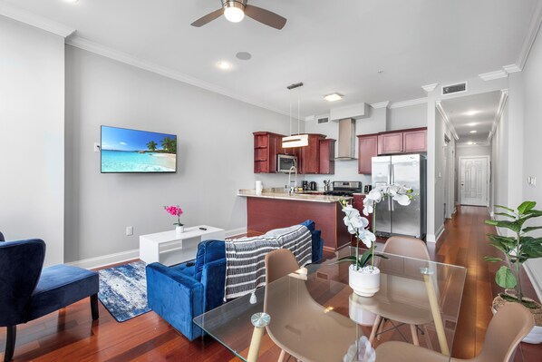 Welcome to Northern Liberties! Enjoy a stylish and spacious studio apartment filled with amenities. This apartment features a rooftop pool, a fitness center, an in-unit washer and dryer, motorized shades, and plenty of comforts. Reliable Wi-Fi is also included.