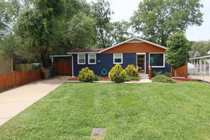 Outside View of Casa Azul, come on in!