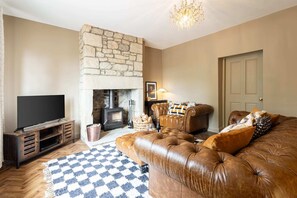 Canny Cottage, Otterburn - Host & Stay