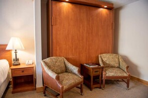 Sitting  Area | Listed with @BookTraverse
