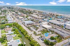 Just a 5-minute stroll to the clear blue beach and downtown.