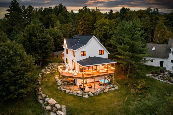 13 Kirkwood Ln, Stowe, VT_Twilight_008-2400x_WEB