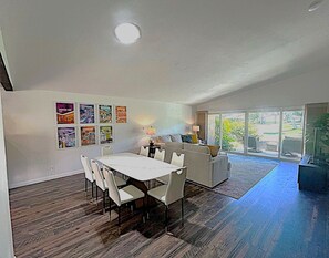 Bright and spacious villa with vaulted ceilings