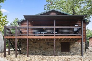 Beautiful front deck with plenty of seating