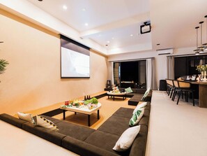 ・[Living] Living room with open space. Spend time together with your family and friends