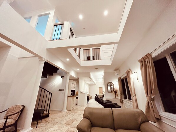 ・[Living] It is connected to the dining room and is a spacious space.