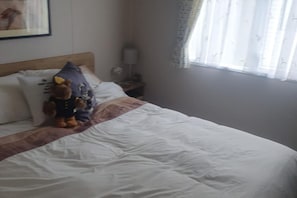King size bed