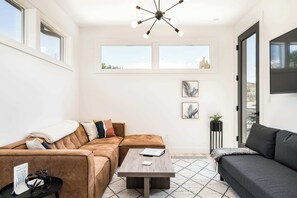 #StayinMyDirect #BookDirect