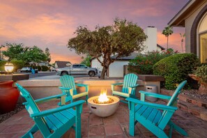 Front Courtyard FirePit Lounge