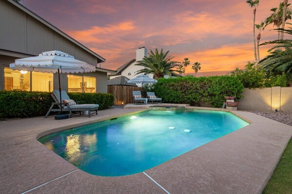 Take an Evening Dip in the Amazing Pebble Tec Pool