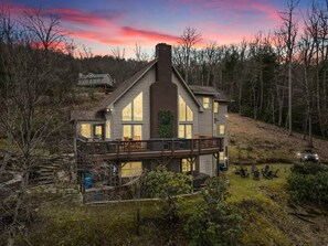 Grove Park Lodge featuring an unreal sunset view!