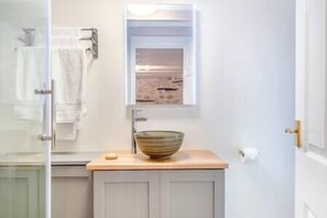 en-suite shower room
