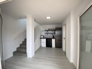 INDOOR TERRACE KITCHEN AND BAR AREA 