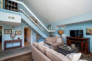 Great Room with vaulted ceilings