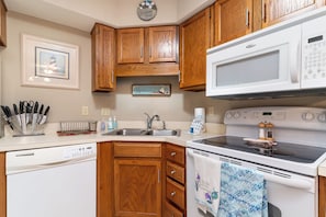 Kitchen at Mariner&#39;s Way
