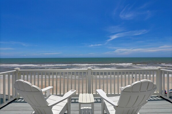 2nd Floor Ocean Front Deck