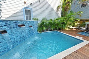 047 Absolutely Paradise