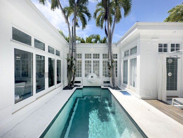 Private Heated Pool with Fountain