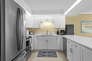 All modern appliances to make meal preparation a breeze.