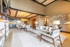 9001 Northstar Dr Unit 502-print-014-022-Northstar Dr Unit-3308x2205-300dpi_2