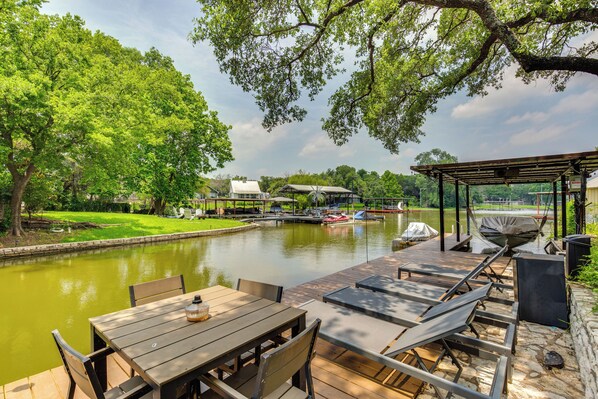 Granbury Vacation Rental | 2BR | 1.5BA | 1,500 Sq Ft | Step-Free Entry