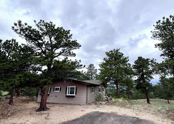Welcome to Ridge Haven on a spacious knoll with 360 degree breathtaking views