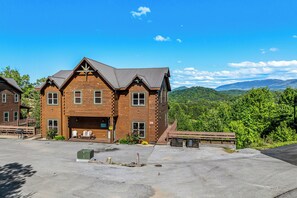 mountain-splash-lodge-1