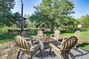 Private Fishing Dock | River Access | Wood-Burning Fire Pit