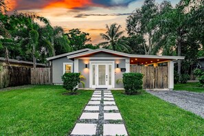 The facade of EV Retreat.