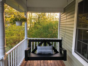 Front porch swing