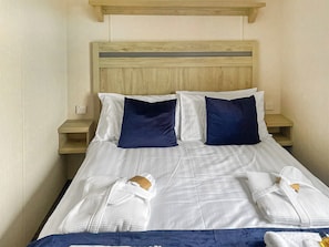 Double bedroom | Bonnie Escapes- Seaview 61 - Bonnie Escapes, Southerness