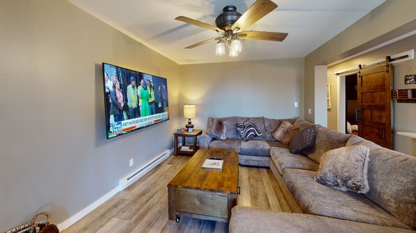 Furniture, Indoors, Living Room, Couch, Screen