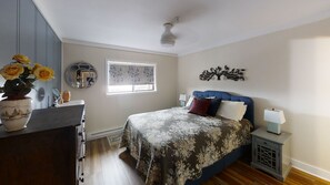 Lamp, Indoors, Bed, Furniture, Home Decor