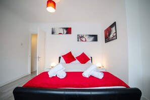OneStop Short Lets Canning Town Double Bedroom