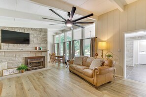 Living Room | Electric Heating | Smart TV