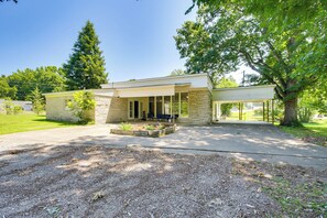 Home Exterior | Keyless Entry | Central A/C