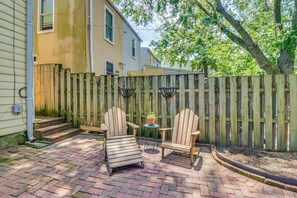 Patio | Outdoor Seating