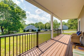 Covered Porch | Patio Seating