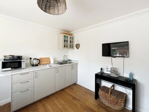 Open plan living space | Sea breeze, Pagham near Bognor Regis