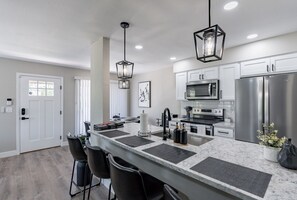 Perfect kitchen for home cooked meals or snacks on the run