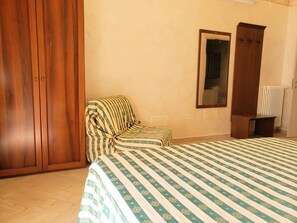 bedroom Dimora Arco 1- Affitti Brevi Italia