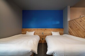 Bedroom (2 semi-double beds)
