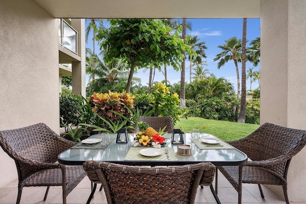 Relax and Enjoy the tropical landscape at Vista Waikoloa C105
