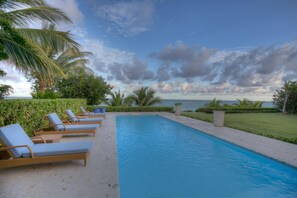 Marina 4 Oceanfront Luxury Villa (4405)