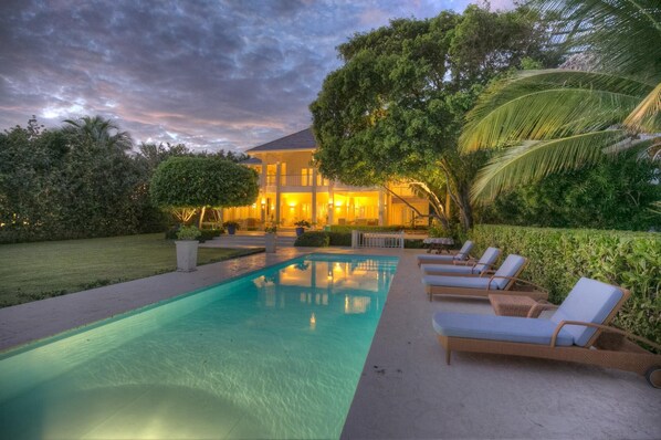 Marina 4 Oceanfront Luxury Villa (4445)