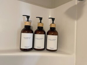 Bathroom amenities
