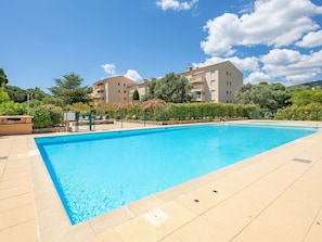Water, Building, Sky, Property, Swimming Pool, Cloud, Window, Plant, Azure, Body Of Water