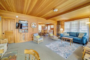 Living Room | Smart TV | 1st Floor